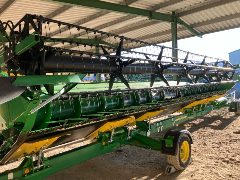 Combine harvester John Deere T670i mit 630X Schneidwerk: picture 8 Combine harvester John Deere T670i mit 630X Schneidwerk: picture 8