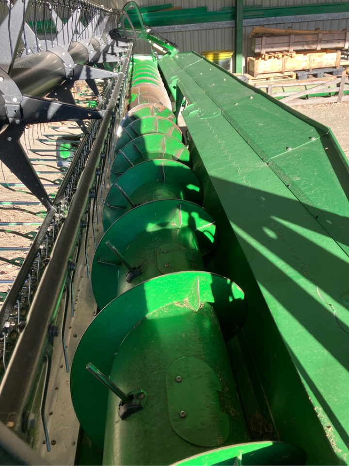 John Deere T670i mit 630X Schneidwerk - Combine harvester: picture 3 John Deere T670i mit 630X Schneidwerk - Combine harvester: picture 3