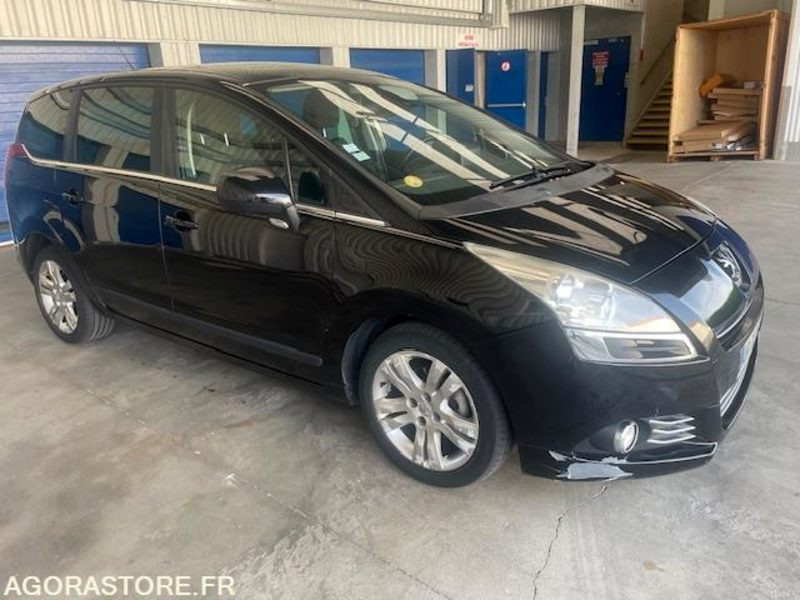 5008 PREMIUM 1.6 HDI 110cv 5 PLACES. 05/2010 . 255500 km - Car: picture 4 5008 PREMIUM 1.6 HDI 110cv 5 PLACES. 05/2010 . 255500 km - Car: picture 4