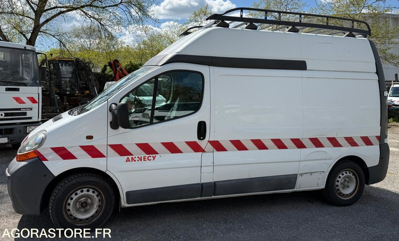 7226YJ74 - RENAULT TRAFIC - Panel van: picture 1 7226YJ74 - RENAULT TRAFIC - Panel van: picture 1