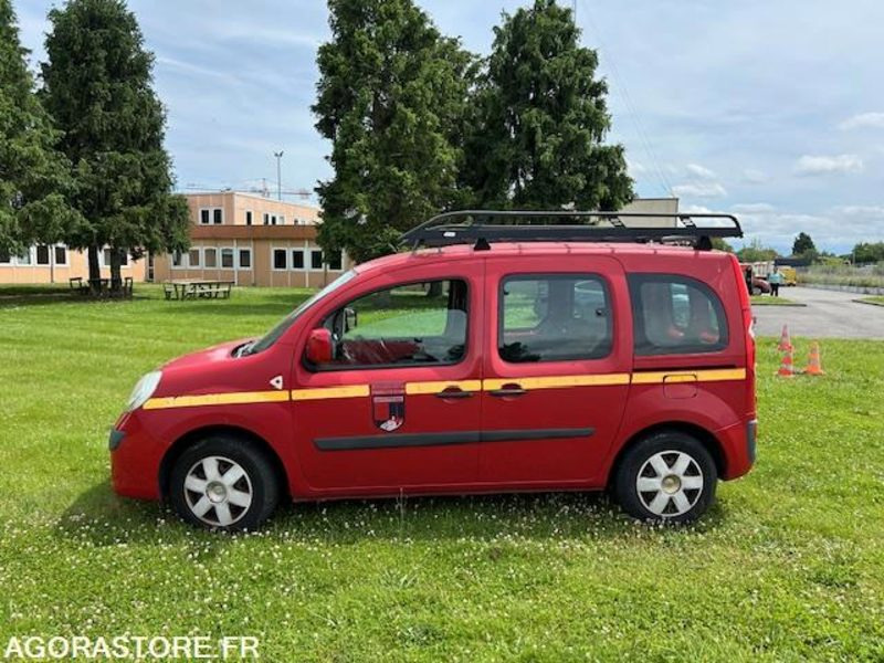 9 / RENAULT KANGOO - VTUL / CH-390-WZ / VL / 13 ans - Small van: picture 2 9 / RENAULT KANGOO - VTUL / CH-390-WZ / VL / 13 ans - Small van: picture 2