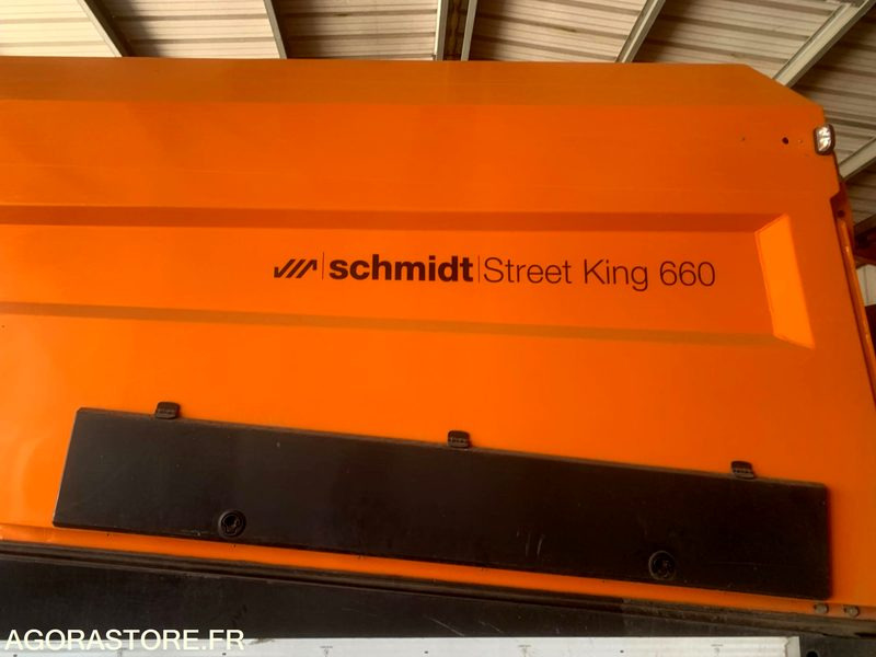BALAYEUSE COMPOSÉE D'UN PORTEUR MERCEDES ET D'UN SYSTÈME DE BALAYAGE SCHMIDT - Road sweeper: picture 4 BALAYEUSE COMPOSÉE D'UN PORTEUR MERCEDES ET D'UN SYSTÈME DE BALAYAGE SCHMIDT - Road sweeper: picture 4