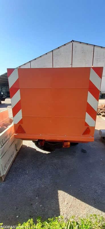 Balayeuse stade Wiedeman - 1992 - Garden equipment: picture 4 Balayeuse stade Wiedeman - 1992 - Garden equipment: picture 4