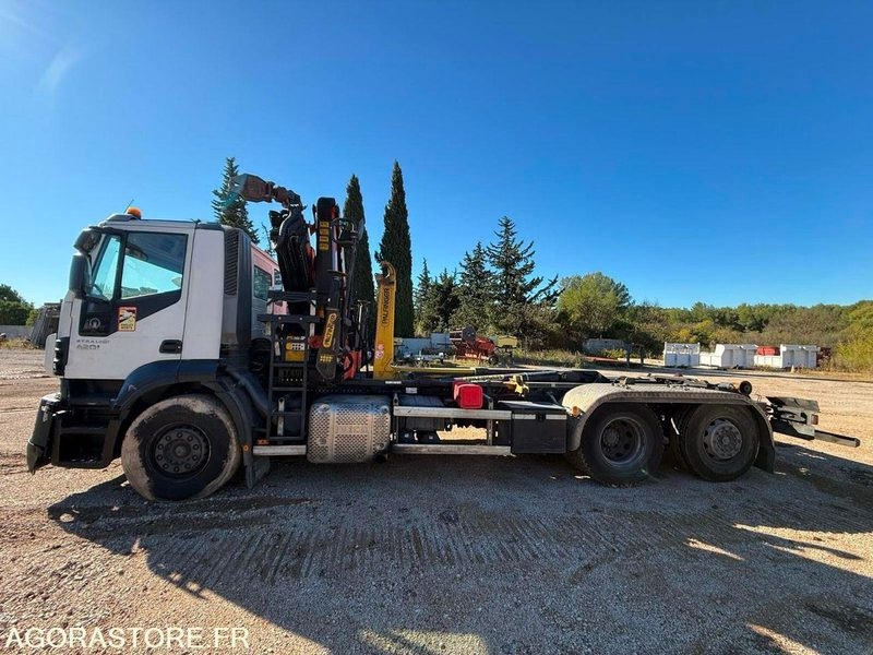 CAMION POLYBENNE GRUE IVECO MOTEUR HS - 390000km - 2014 - Hook lift truck: picture 2 CAMION POLYBENNE GRUE IVECO MOTEUR HS - 390000km - 2014 - Hook lift truck: picture 2