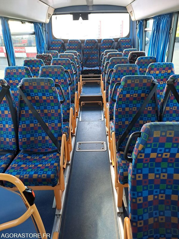 CAR-IRISBUS-RECREO N°12054(7590)-MEC-2009/276061 KM-AB704HV - School bus: picture 2 CAR-IRISBUS-RECREO N°12054(7590)-MEC-2009/276061 KM-AB704HV - School bus: picture 2