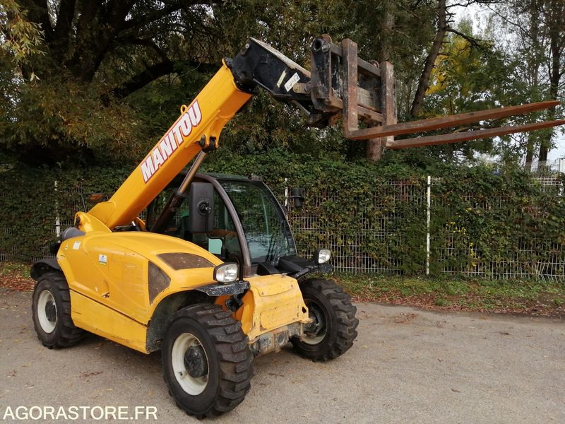 CHARIOT TELESCOPIQUE FIXE - MANITOU - 2.5 T - 2014 / 3910 HEURES - Telescopic handler: picture 2 CHARIOT TELESCOPIQUE FIXE - MANITOU - 2.5 T - 2014 / 3910 HEURES - Telescopic handler: picture 2
