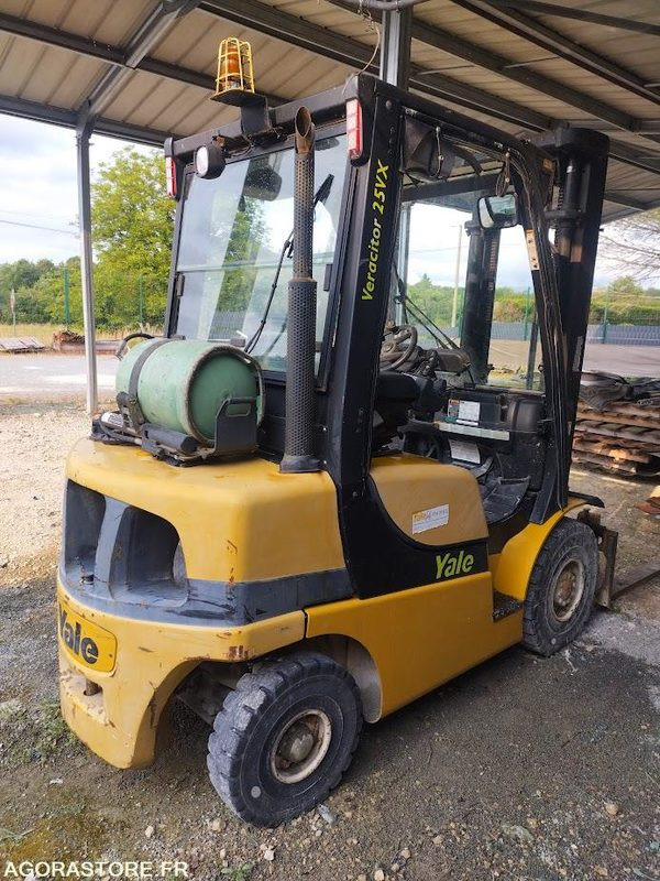 Chariot Élévateur YALE GLP25VX (2007) - En Panne - LPG forklift: picture 3 Chariot Élévateur YALE GLP25VX (2007) - En Panne - LPG forklift: picture 3