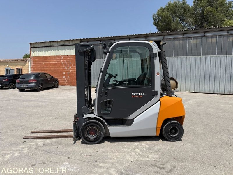 Chariot élévateur STILL 2T5 - 3300heures - LPG forklift: picture 2 Chariot élévateur STILL 2T5 - 3300heures - LPG forklift: picture 2