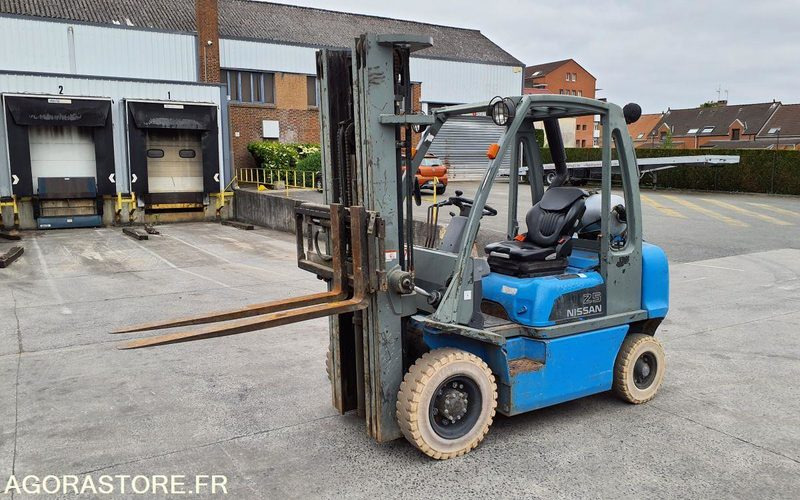 Chariot élévateur frontal GAZ Nissan 2827 heures Triplex UD02A25PQ - 3F550 - LPG forklift: picture 3 Chariot élévateur frontal GAZ Nissan 2827 heures Triplex UD02A25PQ - 3F550 - LPG forklift: picture 3
