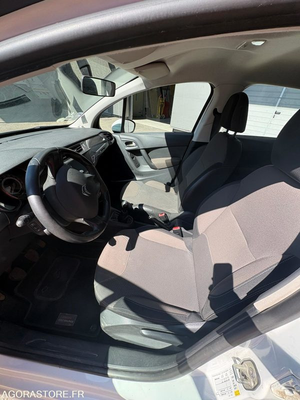 Citroën C3 - 2014 - 153 200 km - DH862AF - Car: picture 3 Citroën C3 - 2014 - 153 200 km - DH862AF - Car: picture 3