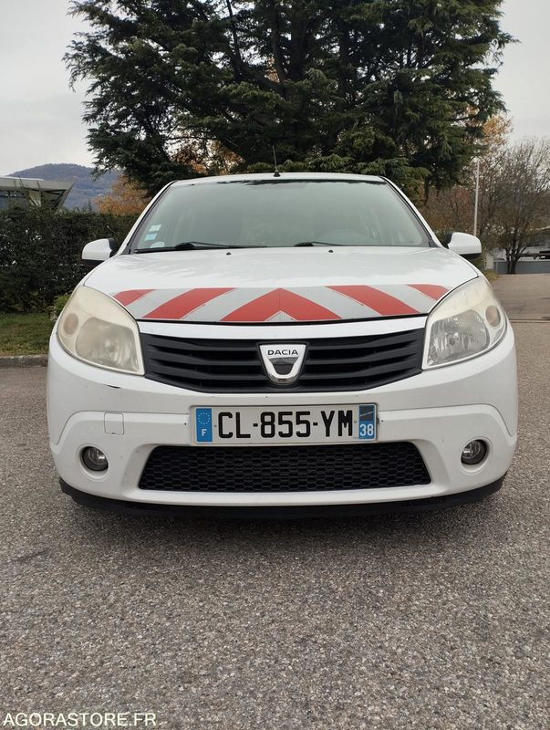 DACIA SANDERO_1.5 dCi eco2 90 cv _ CL-855-YM - Car: picture 2 DACIA SANDERO_1.5 dCi eco2 90 cv _ CL-855-YM - Car: picture 2