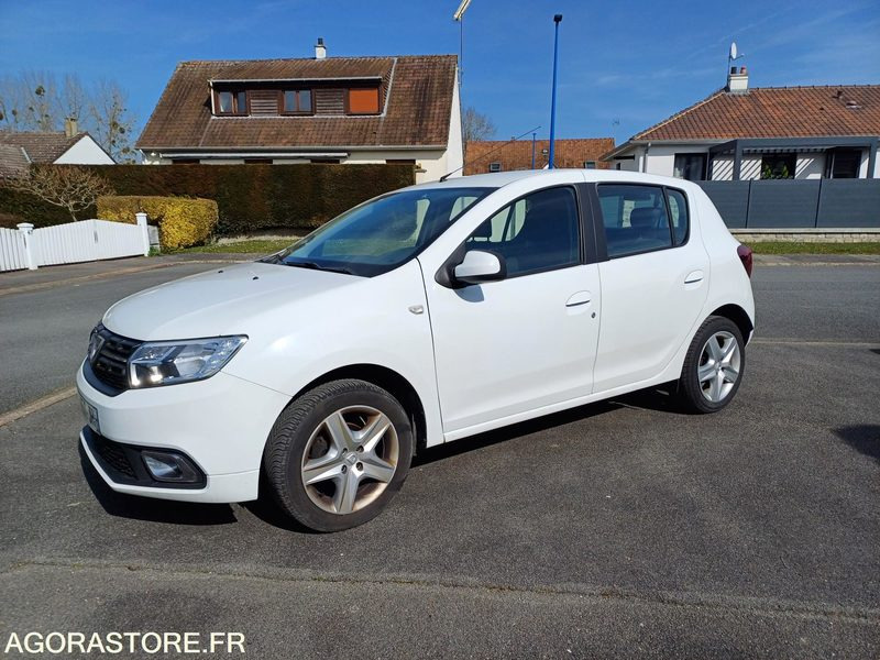 DACIA SANDERO EW-951-JH - 2018 - 179 000 km - Car: picture 3 DACIA SANDERO EW-951-JH - 2018 - 179 000 km - Car: picture 3