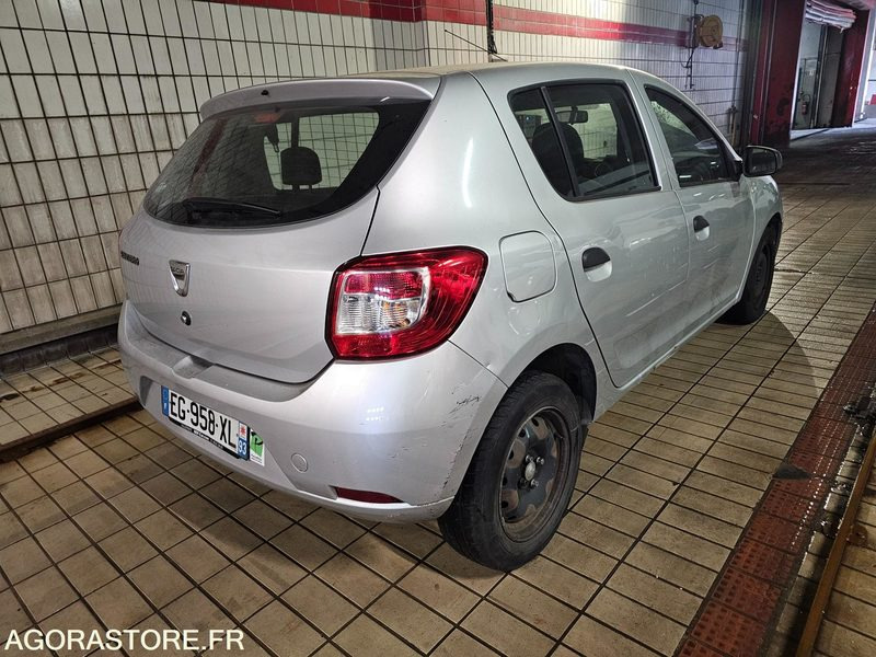 Dacia Sandero - 2016 - 88635kms - EG 958 XL - Car: picture 3 Dacia Sandero - 2016 - 88635kms - EG 958 XL - Car: picture 3