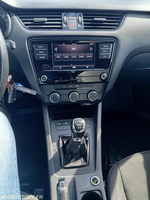 EV-011-NS - Roulant - SKODA OCTAVIA - VP - 389 000 Kms - Car: picture 5 EV-011-NS - Roulant - SKODA OCTAVIA - VP - 389 000 Kms - Car: picture 5