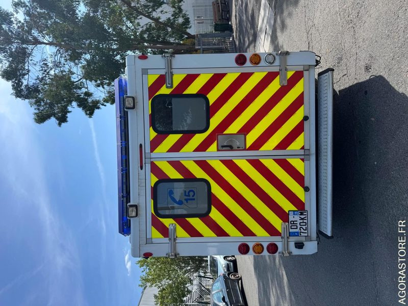 FIAT DUCATO SAMU / AMBULANCE - 2009 - 240 000 KM - Ambulance: picture 4 FIAT DUCATO SAMU / AMBULANCE - 2009 - 240 000 KM - Ambulance: picture 4