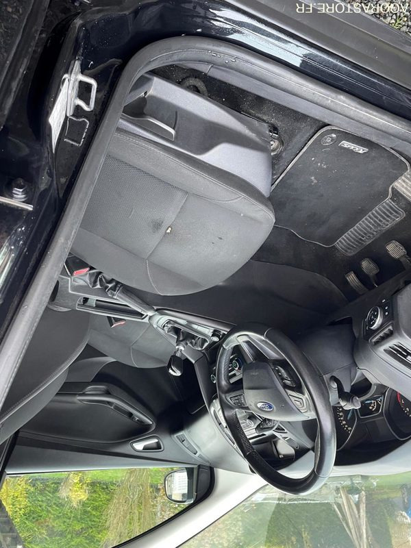 FORD-FOCUS-2015-170332KMS - Car: picture 5 FORD-FOCUS-2015-170332KMS - Car: picture 5