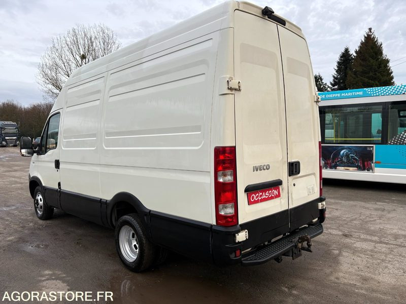 FOURGON IVECO DAILY 180 CV - 2011 - 195 600 KMS - Panel van: picture 4 FOURGON IVECO DAILY 180 CV - 2011 - 195 600 KMS - Panel van: picture 4