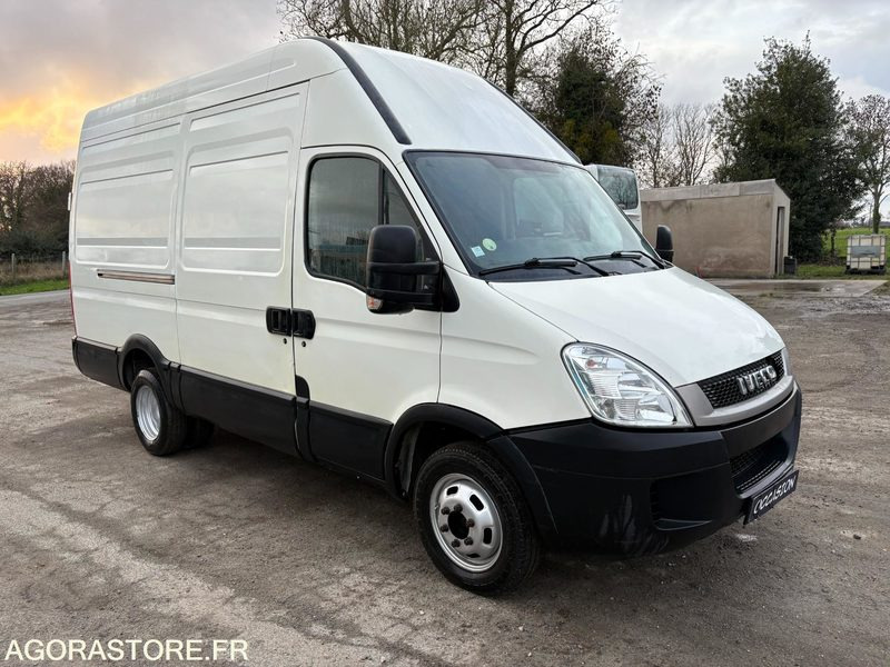 FOURGON IVECO DAILY 180 CV - Panel van: picture 1 FOURGON IVECO DAILY 180 CV - Panel van: picture 1