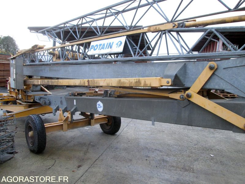 GRUE - POTAIN HD 10 A - TRES BON ETAT - Tower crane: picture 2 GRUE - POTAIN HD 10 A - TRES BON ETAT - Tower crane: picture 2