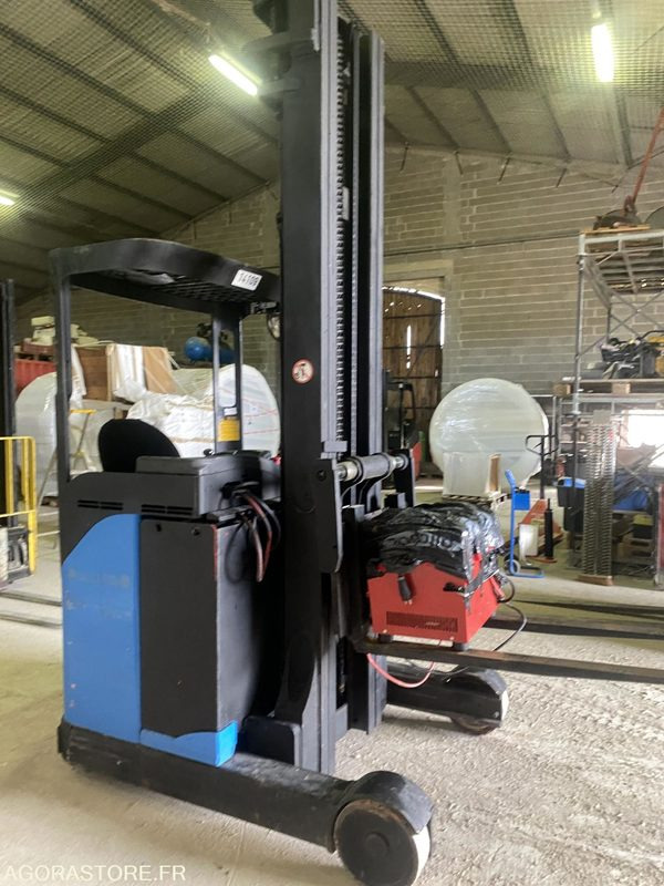 Gerbeur FENWICK LINDE R14 1.4T Triplex 7595mm - Reach truck: picture 1 Gerbeur FENWICK LINDE R14 1.4T Triplex 7595mm - Reach truck: picture 1