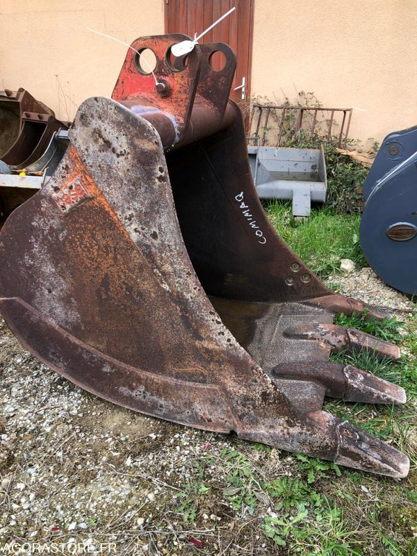 Godet CASE 110cm axes 60 et 75mm - Excavator bucket: picture 2 Godet CASE 110cm axes 60 et 75mm - Excavator bucket: picture 2