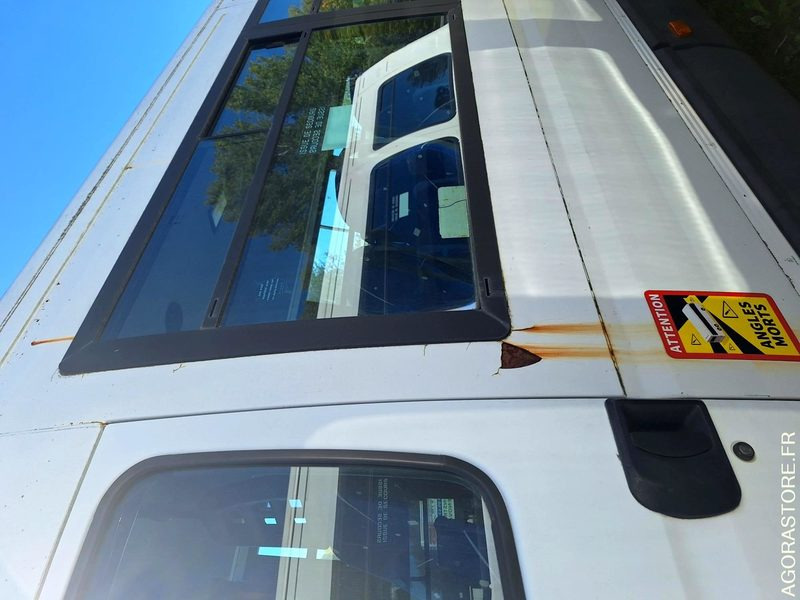 IVECO BUS DAILY N°092063 - Minibus, Passenger van: picture 5 IVECO BUS DAILY N°092063 - Minibus, Passenger van: picture 5