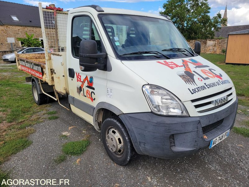 Tipper van Iveco 35c12: picture 19