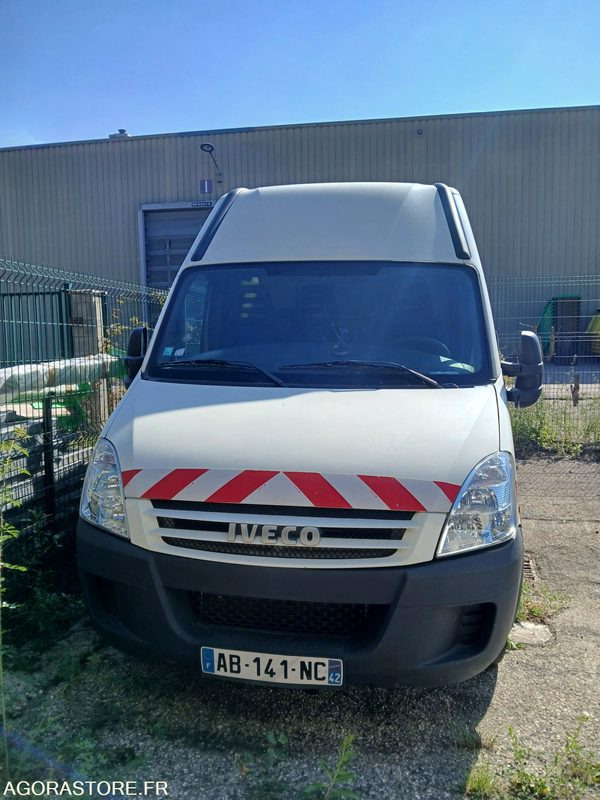 Iveco AB-141-NC - Road sweeper: picture 1 Iveco AB-141-NC - Road sweeper: picture 1