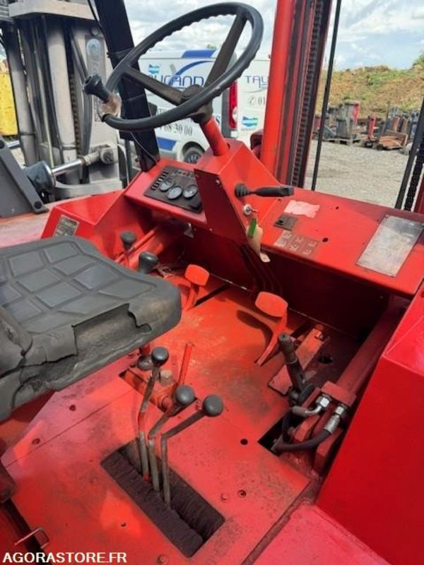 MANITOU - MC30N - FRONTAL DIESEL TOUT TERRAIN - 1994 - Diesel forklift: picture 4 MANITOU - MC30N - FRONTAL DIESEL TOUT TERRAIN - 1994 - Diesel forklift: picture 4
