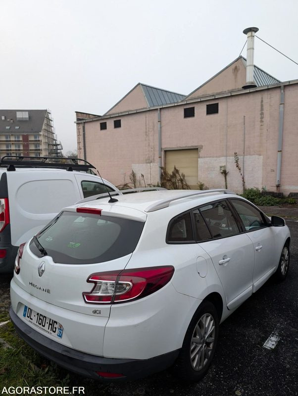 MEGANE BREAK 110 CV BOITE AUTO 1.5 DCI - 180 540 KM - Station wagon: picture 4 MEGANE BREAK 110 CV BOITE AUTO 1.5 DCI - 180 540 KM - Station wagon: picture 4