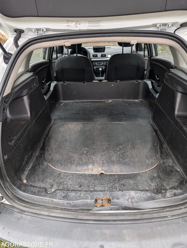 MEGANE BREAK 110 CV BOITE AUTO 1.5 DCI - 180 540 KM - Station wagon: picture 5 MEGANE BREAK 110 CV BOITE AUTO 1.5 DCI - 180 540 KM - Station wagon: picture 5