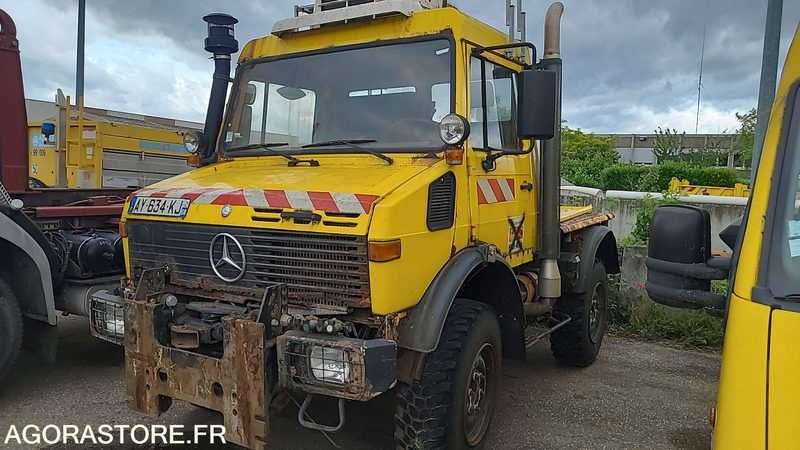 MERCEDES UNIMOG - 1999 - Dropside/ Flatbed truck: picture 2 MERCEDES UNIMOG - 1999 - Dropside/ Flatbed truck: picture 2