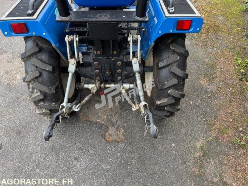MICROTRACTEUR ISEKI 16CV 2 ROUES MOTRICES 3 CYLINDRES DIESEL BON ETAT GENERAL - Farm tractor: picture 3 MICROTRACTEUR ISEKI 16CV 2 ROUES MOTRICES 3 CYLINDRES DIESEL BON ETAT GENERAL - Farm tractor: picture 3