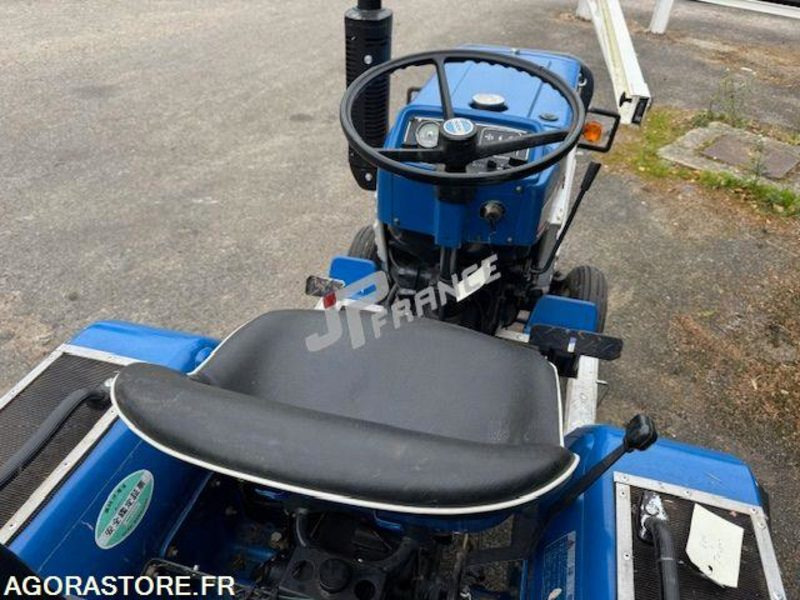 MICROTRACTEUR ISEKI 16CV 2 ROUES MOTRICES 3 CYLINDRES DIESEL BON ETAT GENERAL - Farm tractor: picture 2 MICROTRACTEUR ISEKI 16CV 2 ROUES MOTRICES 3 CYLINDRES DIESEL BON ETAT GENERAL - Farm tractor: picture 2