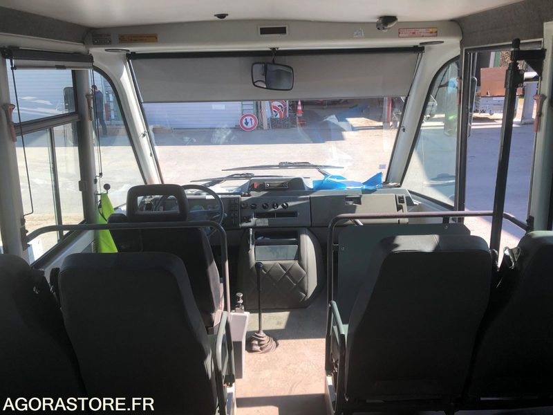 MINI-BUS MERCEDES VARIO - 127178 kms - 2000 - Minibus, Passenger van: picture 4 MINI-BUS MERCEDES VARIO - 127178 kms - 2000 - Minibus, Passenger van: picture 4