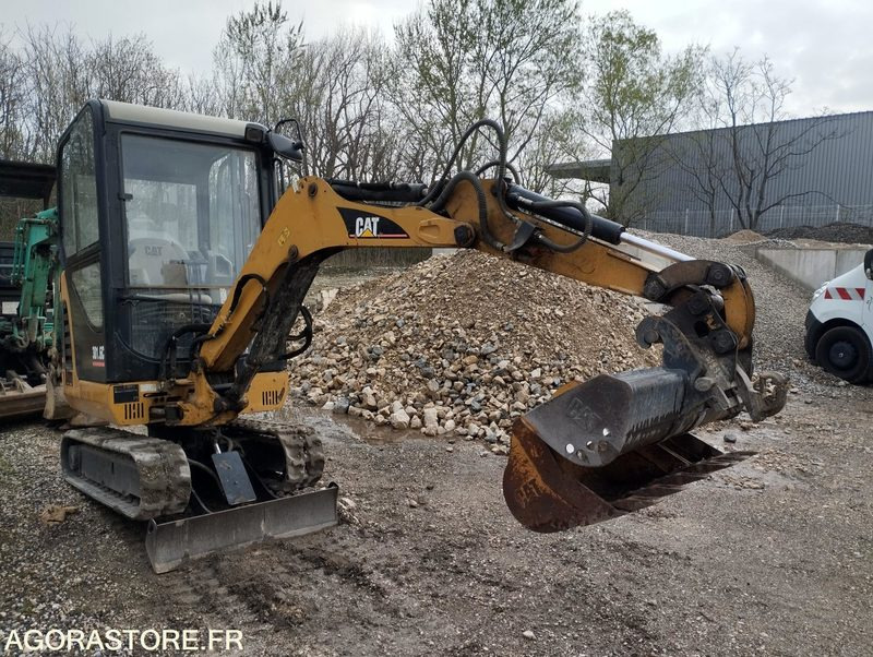 MINI PELLE CATERPILLAR 301-6C de 2011 n° CPJBB00644 - Mini excavator: picture 2 MINI PELLE CATERPILLAR 301-6C de 2011 n° CPJBB00644 - Mini excavator: picture 2