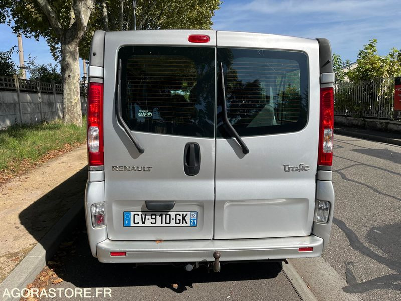 MINIBUS VL - 9 PLACES - TRAFIC - L2 H1 - 115 CH - CLIM- 165200 KMS - ATTELAGE - Minibus, Passenger van: picture 5 MINIBUS VL - 9 PLACES - TRAFIC - L2 H1 - 115 CH - CLIM- 165200 KMS - ATTELAGE - Minibus, Passenger van: picture 5