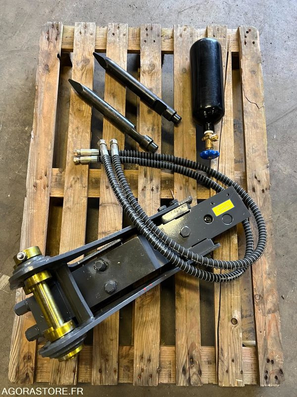 Marteaux hydraulique BRH pour mini pelle 800/1200 kg. - Excavator: picture 3 Marteaux hydraulique BRH pour mini pelle 800/1200 kg. - Excavator: picture 3