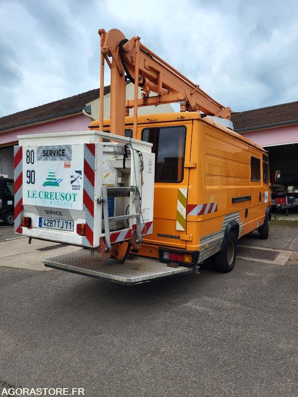 FOURGON NACELLE PL sans contrôle technique - Material handling equipment: picture 5 FOURGON NACELLE PL sans contrôle technique - Material handling equipment: picture 5