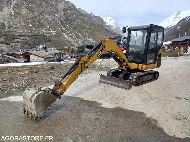 Minipelle Caterpillar 302.5 C - Excavator: picture 1 Minipelle Caterpillar 302.5 C - Excavator: picture 1