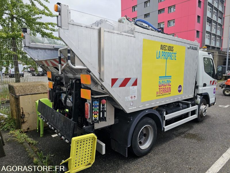 Mitsubishi Canter Fuso 7C15 - FQ489WT - 2020 - 10747 kms - Garbage truck: picture 3 Mitsubishi Canter Fuso 7C15 - FQ489WT - 2020 - 10747 kms - Garbage truck: picture 3