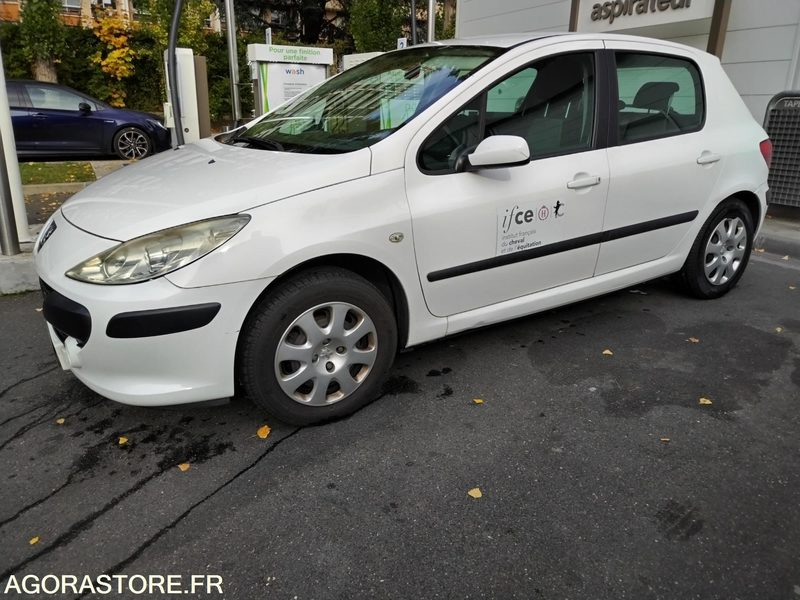 PEUGEOT 307 - 1.6 Diésel 190 285 KM - MONTREUIL (93) - Car: picture 3 PEUGEOT 307 - 1.6 Diésel 190 285 KM - MONTREUIL (93) - Car: picture 3