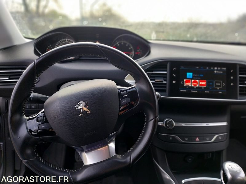 Car PEUGEOT 308 phase II - 110ch - 2019 - 88946km - ESSENCE: picture 10