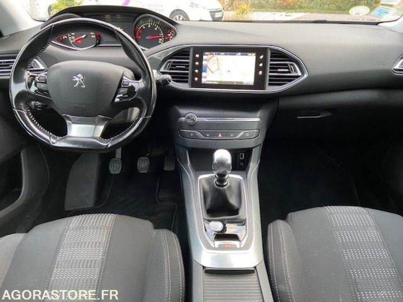 PEUGEOT 308SW - 2016 - 172000 KM - Station wagon: picture 4 PEUGEOT 308SW - 2016 - 172000 KM - Station wagon: picture 4