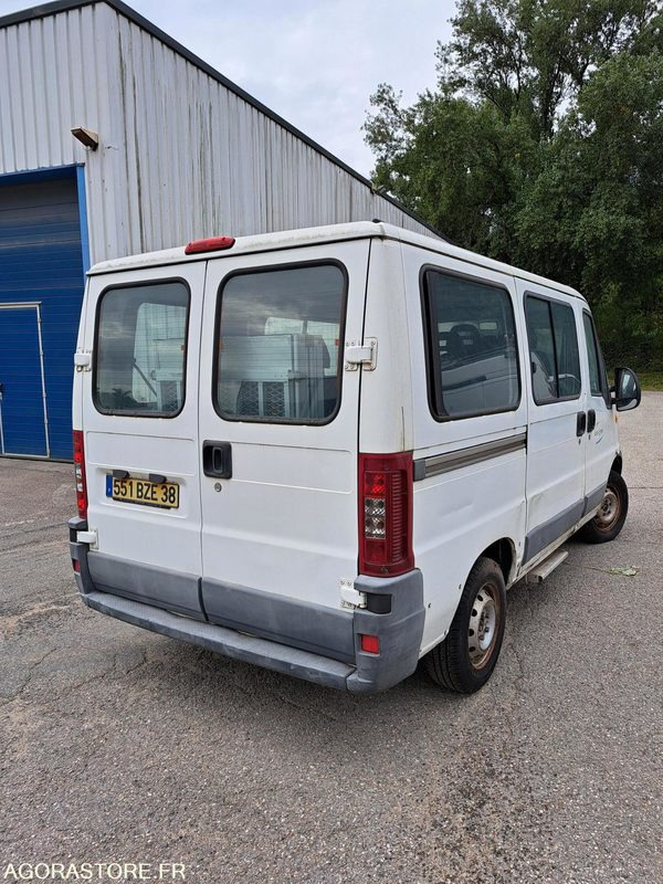PEUGEOT BOXER-73 948 KMS-2003-551BZE38 - Minibus, Passenger van: picture 2 PEUGEOT BOXER-73 948 KMS-2003-551BZE38 - Minibus, Passenger van: picture 2