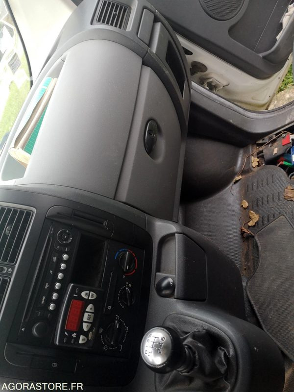 PEUGEOT FRIGORIFIQUE - Refrigerated van: picture 2 PEUGEOT FRIGORIFIQUE - Refrigerated van: picture 2