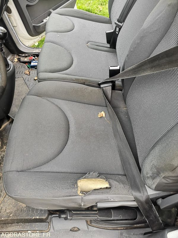 PEUGEOT FRIGORIFIQUE - Refrigerated van: picture 3 PEUGEOT FRIGORIFIQUE - Refrigerated van: picture 3