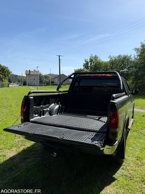 PICK UP FORD 4X4 F150 Automatique V8 - ESSENCE GPL - 236000 KMS - Car: picture 3 PICK UP FORD 4X4 F150 Automatique V8 - ESSENCE GPL - 236000 KMS - Car: picture 3