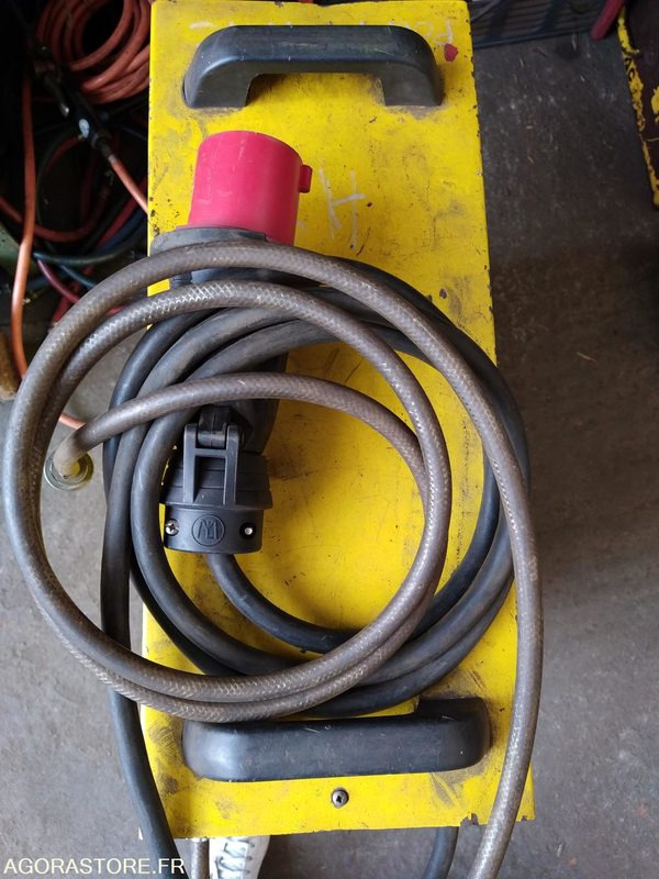 POSTE A SOUDER TIG SUR ROULETTES - Welding equipment: picture 3 POSTE A SOUDER TIG SUR ROULETTES - Welding equipment: picture 3