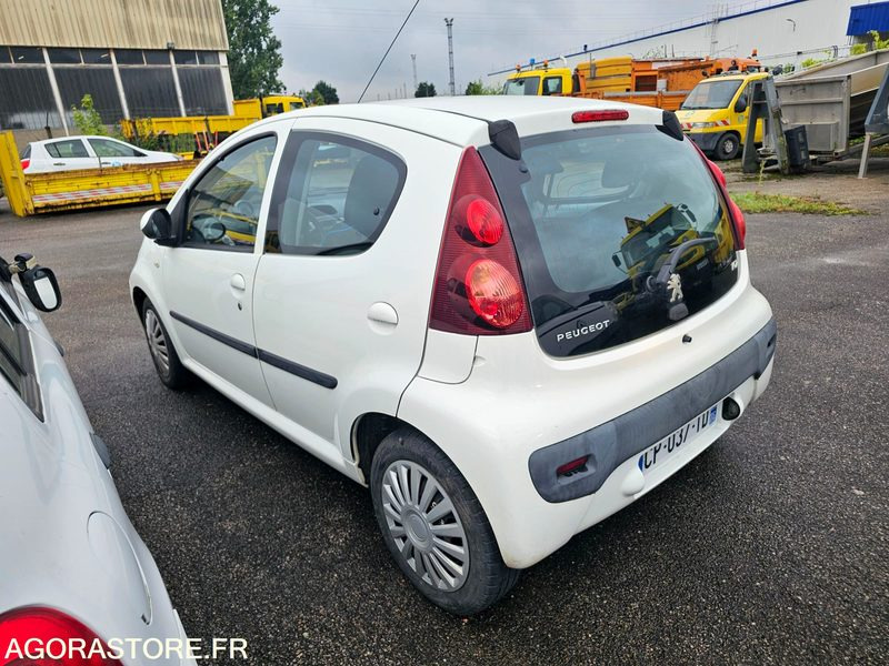 Peugeot 107 - 2013 - 105006km - CP037TD - Car: picture 4 Peugeot 107 - 2013 - 105006km - CP037TD - Car: picture 4